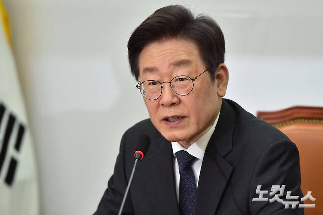 더불어민주당 이재명 대표가 18일 서울 여의도 국회에서 열린 '대한민국 생존을 위한 저출생 종합대책' 발표에 참석해 발언을 하고 있다. 윤창원 기자