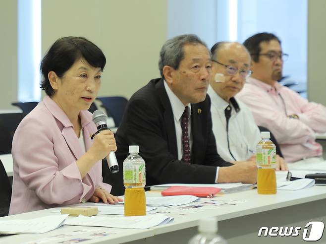 일본 후쿠시마 미즈호 사민당 당수가 11일 일본 도쿄 의원회관에서 야당 의원으로 구성된 후쿠시마 핵오염수 해양 투기 저지 대한민국 국회의원단과 후쿠시마 오염수 관련 면담을 하고 있다. (더불어민주당 제공) 2023.7.11/뉴스1 ⓒ News1 송원영 기자