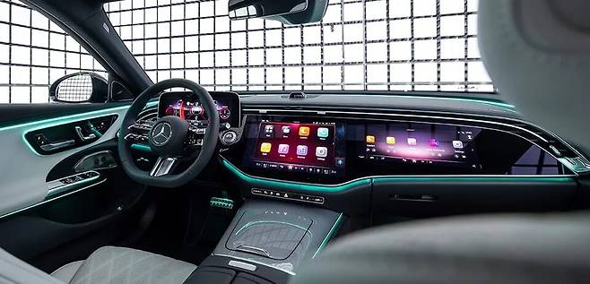 사진 : 메르세데스-벤츠 E클래스 풀체인지 실내