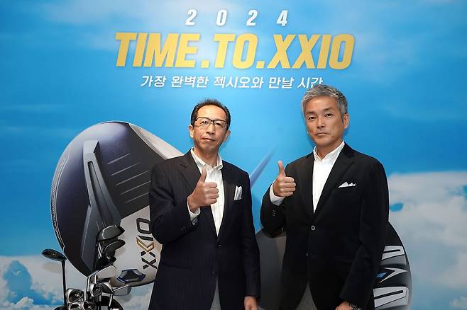 2000년 1대 젝시오부터 25년간 이어진 젝시오 성공신화를 쓴 오야마 히토시(왼쪽)씨와 이구치 고타로씨. /민학수 기자