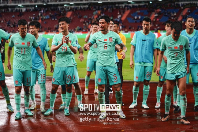 ▲ 17일 도하의 알투마마 스타디움에서 열린 2023 아시아축구연맹(AFC) 카타르 아시안컵 조별리그 A조 2차전에서 중국이 레바논과 0-0으로 비겼다. 타지키스탄과 첫 경기에 이어 또 다시 무득점 무승부에 그쳤다.