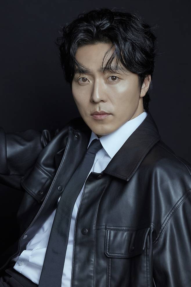 배우 이무생은 올해도 ‘시민덕희’, ‘경성크리처’ 시즌2, ‘하이드’ 등에 출연하며 열일을 이어나간다. 사진ㅣ에일리언컴퍼니