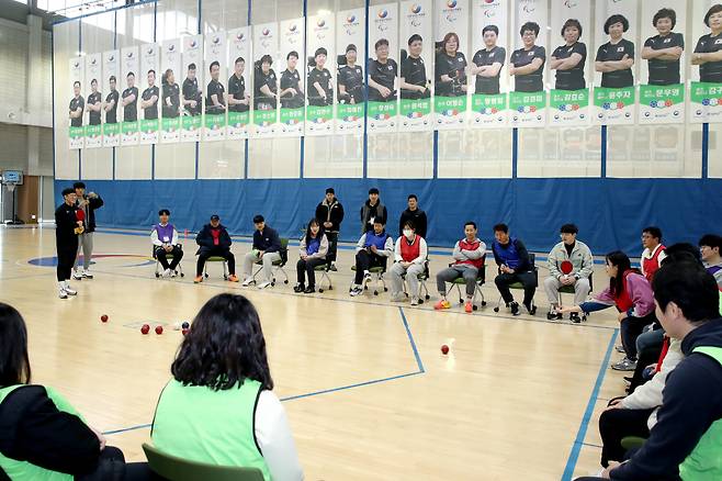 11일 대한장애인체육회 이천선수촌에서 진행된 '2023 통합체육 교사연수 실기교육' 현장. 사진제공=대한장애인체육회