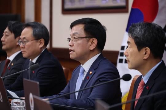 최상목 부총리 겸 기획재정부 장관이 23일 오전 서울 종로구 정부서울청사에서 열린 국무회의에서 발언하고 있다. [연합뉴스]