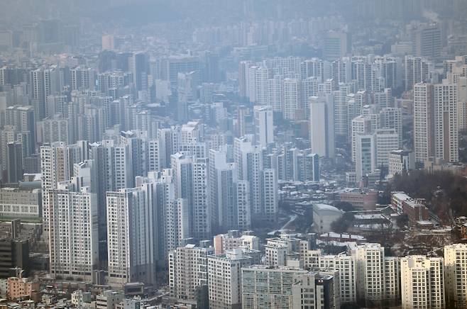 남산에서 바라본 서울 시내 아파트 단지의 모습. 연합뉴스