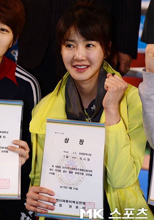 배우에서 복서로 도전한 이시영의 N년 전 그날을 되짚어봤다. 사진=DB