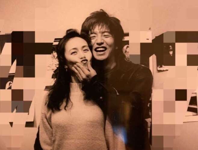 일본 유명 연예인 기무라 다쿠야(52·오른쪽)와 그가 2000년 결혼한 부인 구도 시즈카(54)의 젊은 시절 사진/norina.jp