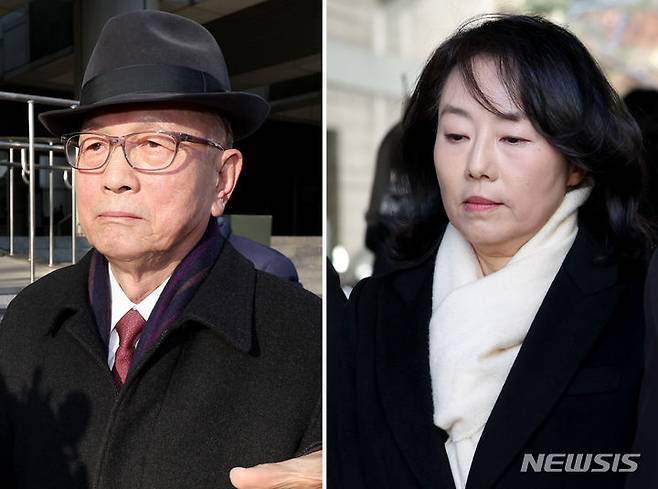 [서울=뉴시스] 김진아 기자 = 박근혜 정부 시절 이른바 '문화계 블랙리스트' 사건으로 재판에 넘겨진 김기춘(왼쪽) 전 대통령 비서실장과 조윤선 전 문화체육관광부 장관이 24일 서울 서초구 서울고등법원에서 열린  파기환송심에서 징역 2년과 1년 2개월을 각각 선고받은 후 법정을 나서고 있다. 2024.01.24. bluesoda@newsis.com