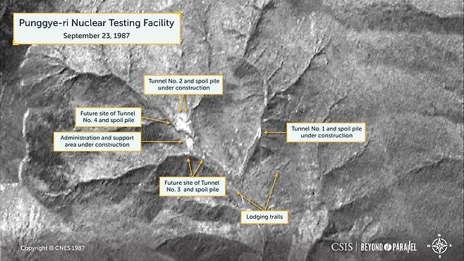 1987년 촬영된 풍계리 핵실험장 갱도 굴착 정황 위성사진 [CSIS의 '분단을 넘어(Beyond Parallel)' 홈페이지 캡처. 스폿1 촬영 CIA 제공. 재판매 및 DB 금지]