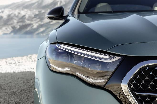 메르세데스-벤츠의 11세대 ‘더 뉴 E-클래스’ 헤드램프. (사진=벤츠코리아)