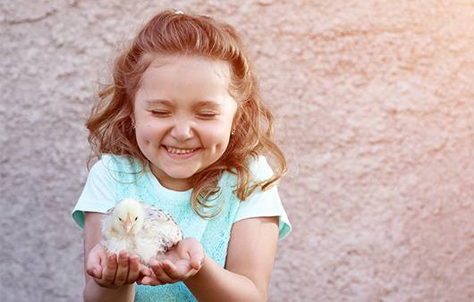 귀엽고 사랑스러운 인상을 주는 보조개는 얼굴 근육의 변이에 의해 생긴다ㅣ출처: 게티이미지뱅크