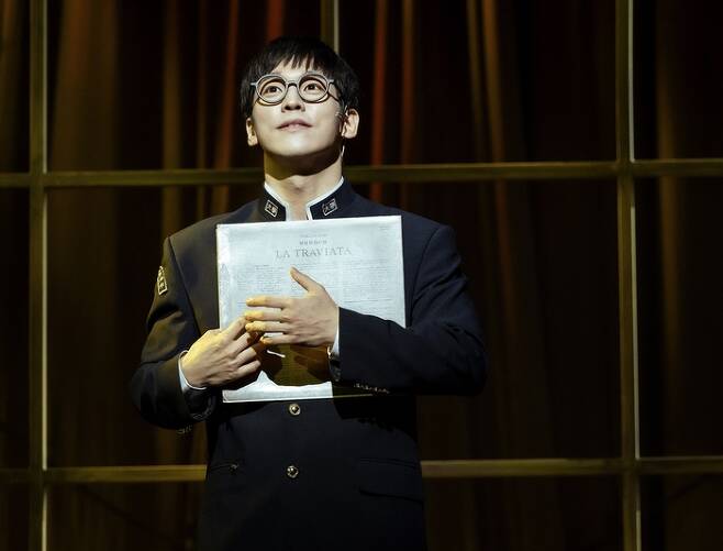 배우 홍광호가 뮤지컬 <일 테노레>에서 조선 최초의 오페라 공연을 준비하는 ‘윤이선’을 연기하고 있다. 오디컴퍼니 제공