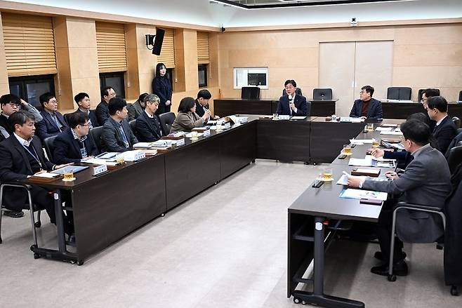 지난 23일 안산시 ‘상호문화공유학교 건립’ 보고회 모습. 사진제공ㅣ안산시청