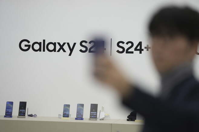 한국에서 갤럭시 S24 사전 예판량은 역대 최대를 기록할 전망이다.  사진=연합뉴스