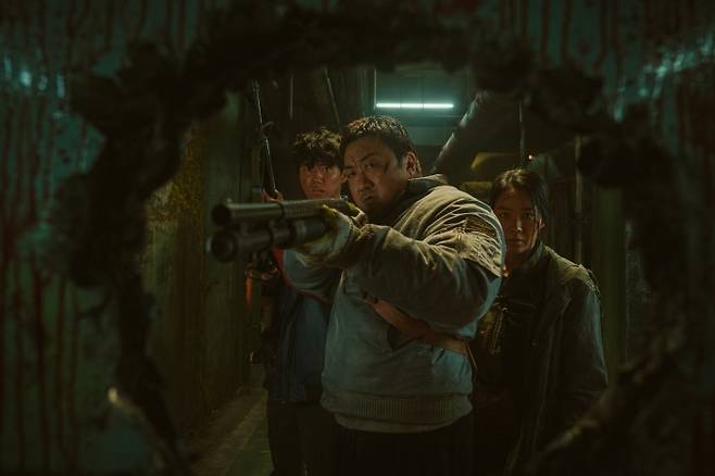 '황야'는 '범죄도시' 시리즈의 흥행 주역 마동석과 허명행 감독이 손잡고 만든 영화다. 사진제공=넷플릭스