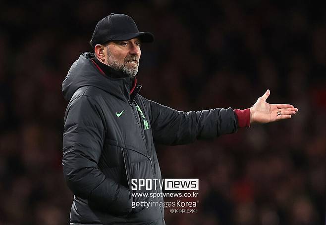 ▲ 클롭 감독은 “이 소식을 처음 듣는 순간 많은 사람들에게 충격을 안길 수 있을 것이다. 하지만 나는 분명이 설명할 수 있다. 나는 리버풀의 모든 것을 사랑하고, 도시의 모든 것을 사랑하며, 우리 서포터의 모든 것을 사랑하고, 팀과 스태프들을 사랑한다. 하지만 내가 이런 결정을 내리게 된 이유는 내 스스로가 팀을 떠나는 것이 옳다고 확신했기 때문이다”라고 전했다.