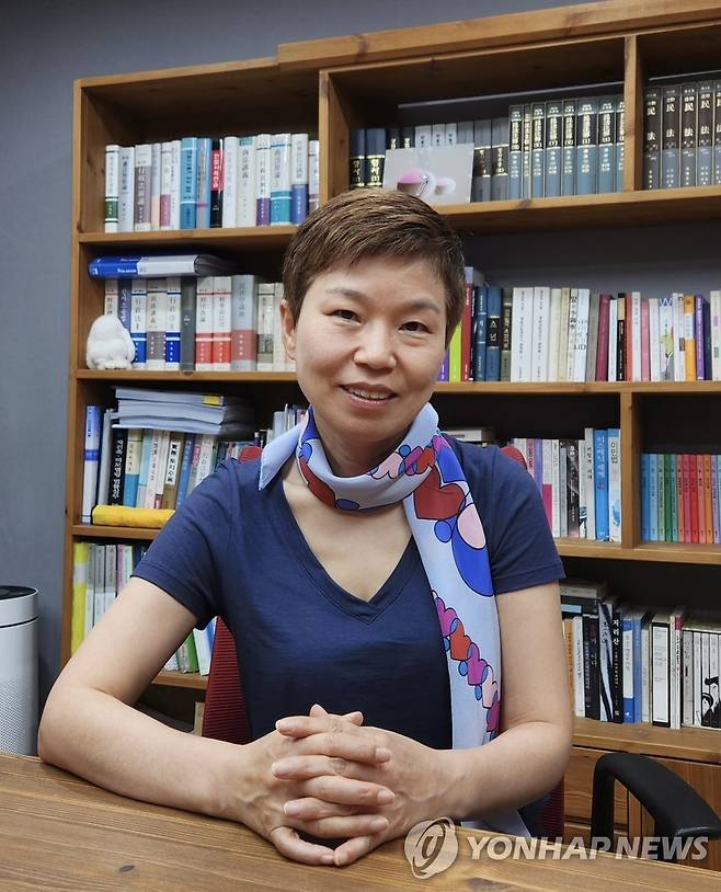 연합뉴스와 인터뷰 중인 김재련 변호사 [본인 제공]