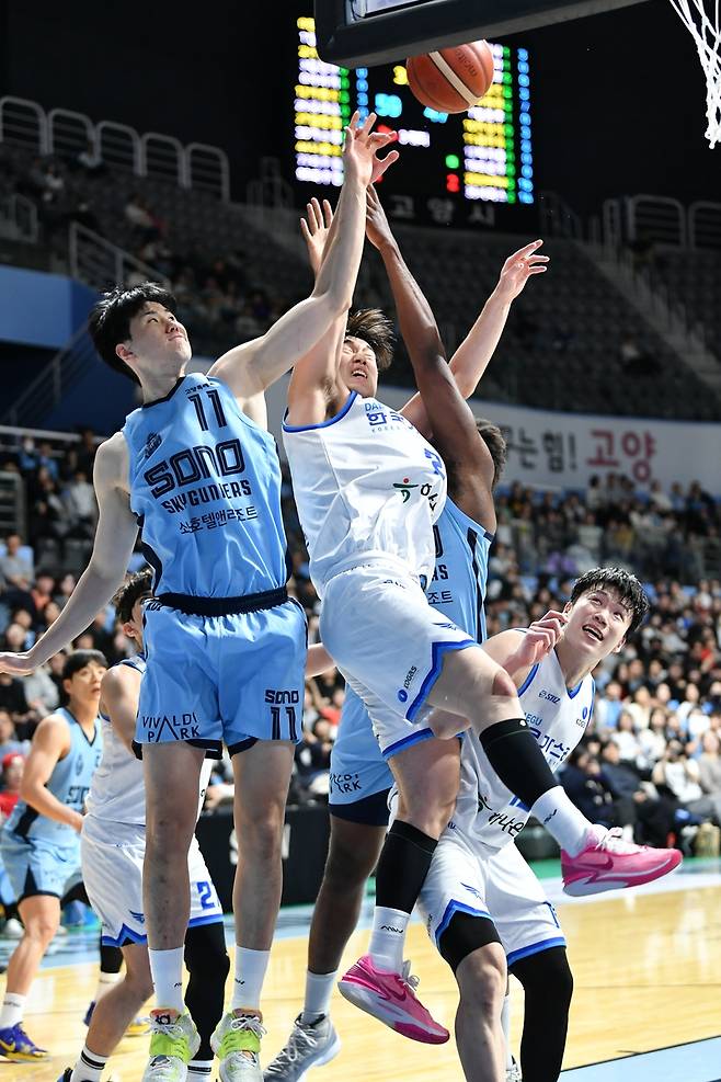 소노와 한국가스공사의 28일 경기 모습.  [KBL 제공. 재판매 및 DB 금지]