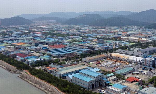 부산 강서구 명지녹산산단 전경. 사진은 기사 내용과 직접적인 관련이 없음. 국제신문DB