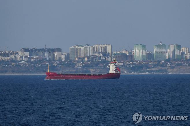 우크라이나 오데사항의 대형 화물선 지난해 10월 3일(현지시간) 우크라이나 남부 흑해 연안의 오데사항에 접근하는 대형 화물선 '마란타'호의 모습. 2024.01.29 
[EPA 연합뉴스 자료사진. 재판매 및 DB 금지]