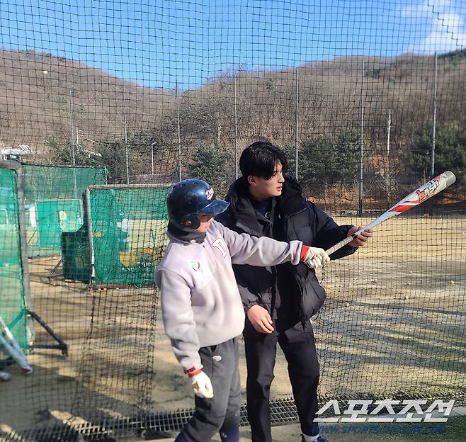 대원중 선수들을 지도중인 윤동희. 사진=윤동희 제공