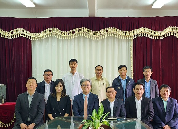 국립군산대와 라오스국립대학교가 글로벌 인재양성 업무협약을 맺었다. [사진=국립군산대]