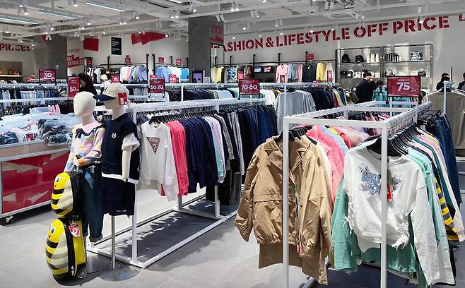 '신세계 팩토리스토어' 스타필드 수원점.  신세계백화점