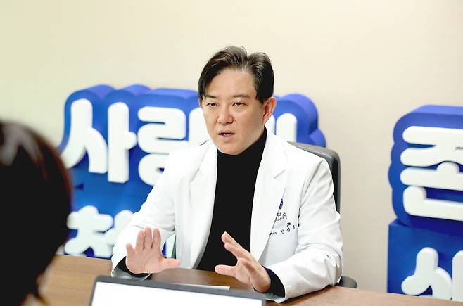 연세의료원이 ‘사랑과 존중을 실천하는 생명의 수호자’를 인재상(像)으로 선포했다. 사진은 연세의료원 인재경영실 안상훈 실장./연세의료원 제공