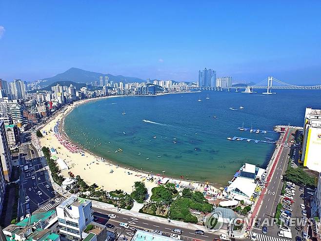 광안리 해수욕장 [연합뉴스 자료사진. 재판매 및 DB 금지]