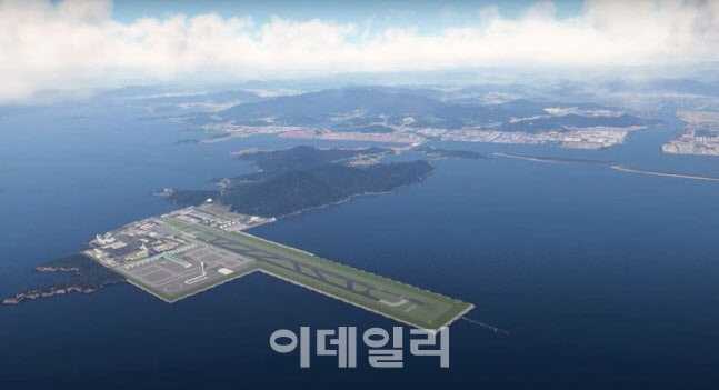 지난 11일 오전 부산시청에서 열린 가덕도신공항 비전과 전략 선포식에서 가덕도신공항 홍보 영상이 상영되고 있다. (자료=부산시)