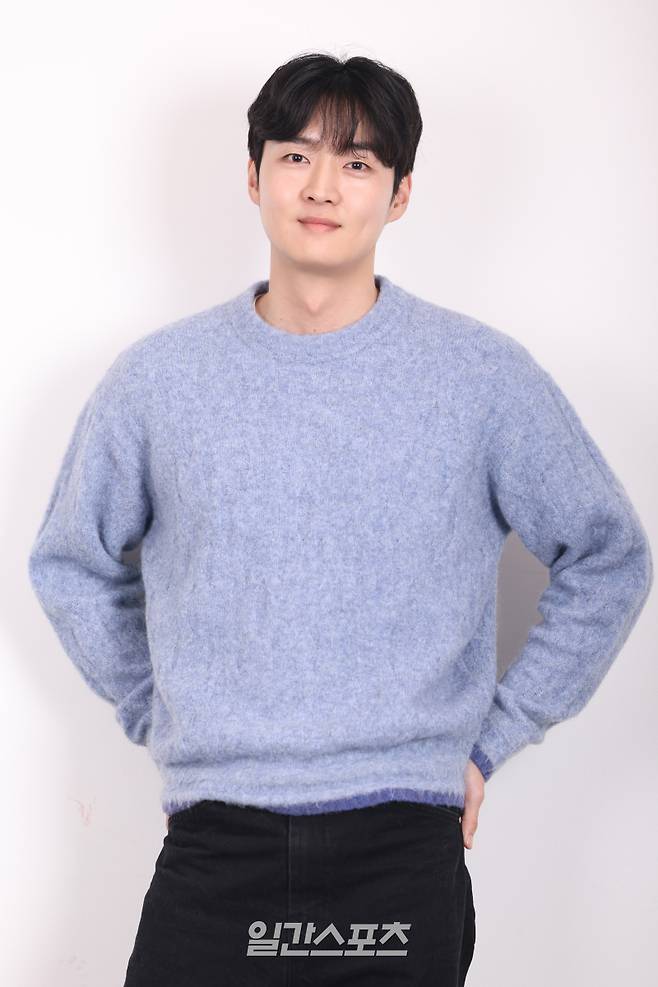 JTBC 주말드라마 '웰컴투 삼달리'에서 상도 역으로 출연한 배우 강영석이 25일 오후 서울 중구 순화동 KG타워에서 진행된 일간스포츠와의 인터뷰에 앞서 포즈를 취하고 있다. 서병수 기자 qudtn@edaily.co.kr /2024.01.25/