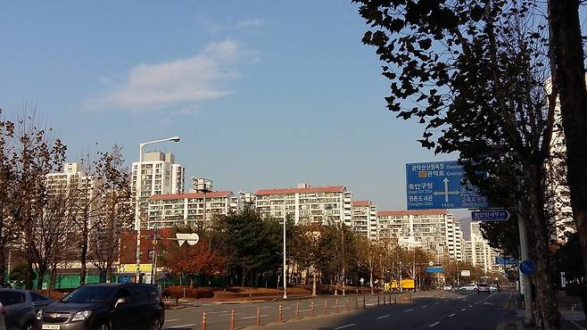'75층 재건축'에 리모델링 찬밥