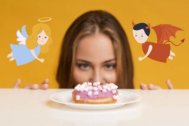 정크푸드를 많이 먹으면 비만, 지방간, 고혈당, 우울증, 심장병 등 여러 가지 질환 위험이 높아질 수 있다. [사진=게티이미지뱅크]