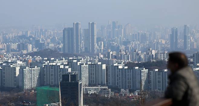 서울 남산에서 바라본 아파트 단지 모습. /뉴스1