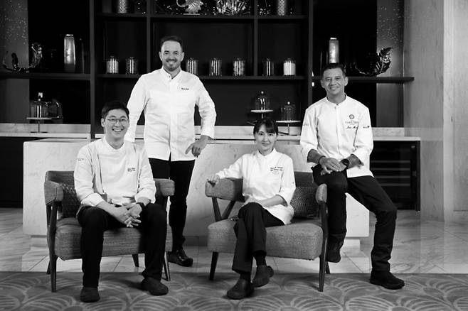 오뜨 크루아상트리 홍보대사로 선정한 셰프 4인 (왼쪽부터 소피텔 앰배서더 서울, 소피텔 두바이 더 오벨리스크, 소피텔 브리즈번 센트럴, 소피텔 레전드 카스코 비에호 파나마시티)