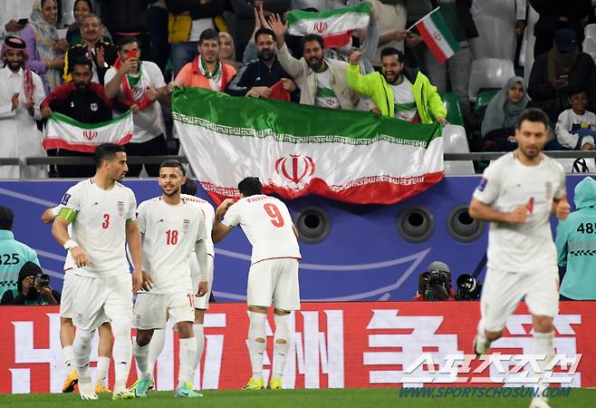 23일(현지시간) 카타르 알라이얀 에듀케이션 시티 스타디움에서 열린 2023 아시아축구연맹(AFC) 카타르 아시안컵 이란과 아랍에미리트의 경기. 이란 타레미가 추가골을 넣은 뒤 환호하고 있다. 알라이얀(카타르)=박재만 기자 pjm@sportschosun.com/2023.01.23/