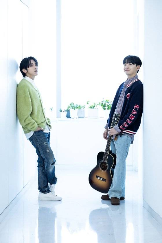 싱어게인3 우승자 홍이삭(왼쪽)과 준우승자 소수빈. 박종근 기자