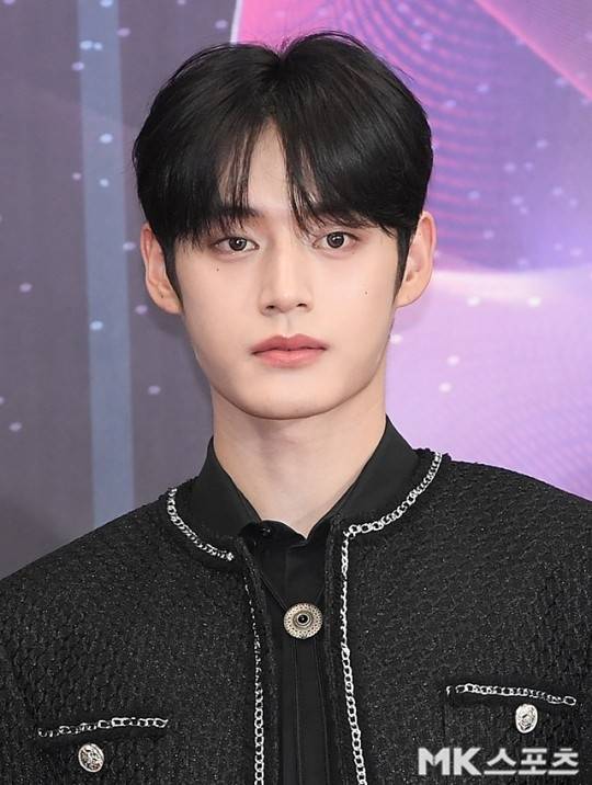 제로베이스원 멤버 김지웅이 욕설 논란에 휘말린 가운데, 제로베이스원 측이 논란과 관련해 입장을 밝혔다. 사진=천정환 기자