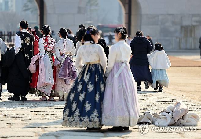 평년보다 포근 [연합뉴스 자료사진]