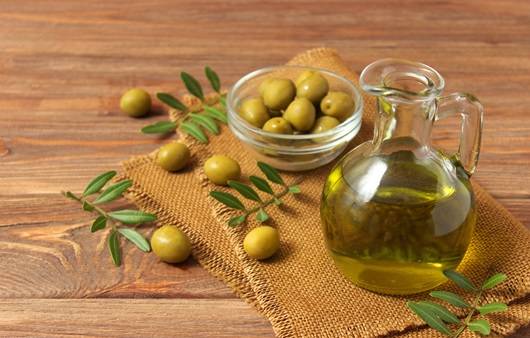 올리브유는 심혈관질환 예방 등 다양한 건강 이점을 자랑한다ㅣ출처: 게티이미지뱅크