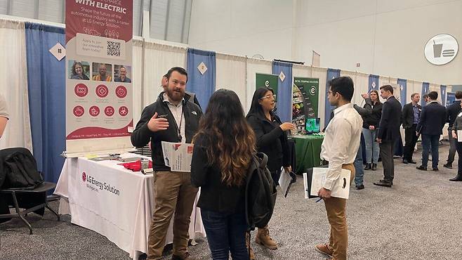 LG에너지솔루션 미시간법인이 현지 대학 채용 박람회에 참가했다./LG에너지솔루션 미시간법인 제공