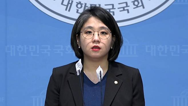 기자회견하는 용혜인 새진보연합 상임선거대책위원장