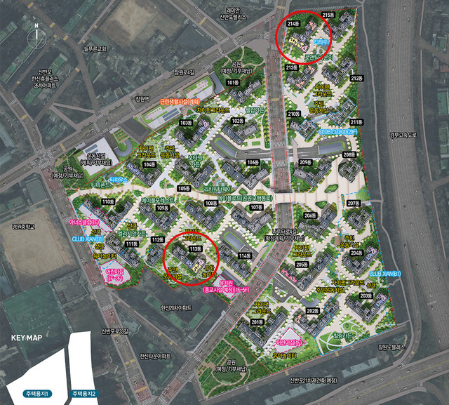 메이플자이 단지 배치도. 붉은색 원으로 표시한 곳은 복도식 구조가 적용된 113동(아래)과 214동(위). 메이플자이 홈페이지 캡처 및 편집