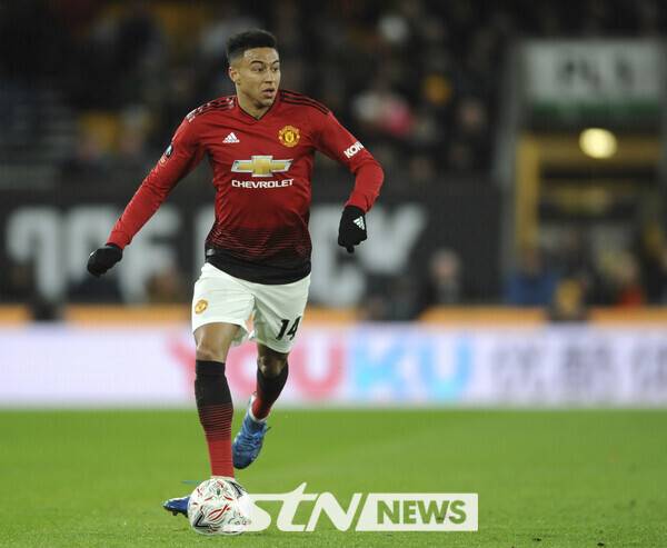 잉글랜드 프로축구 프리미어리그 출신 공격수 제시 린가드가 5일 인천국제공항을 통해 입국했다. 린가드는 영국 명문 맨체스터 유나이티드 유스 출신으로 1군 무대에서도 활약한 바 있다. 사진┃뉴시스/AP