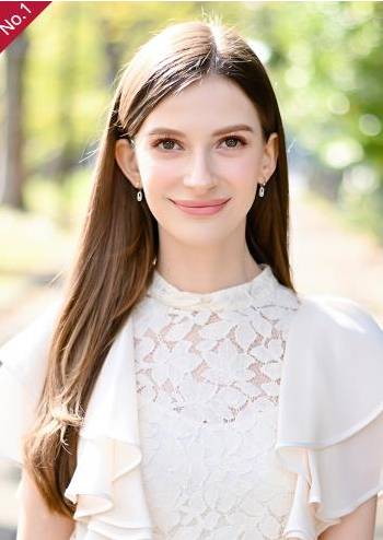 2024 미스 일본 그랑프리를 차지했던 우크라이나 귀화 출신 시노 카롤리나 [사진=미스 일본 홈페이지]