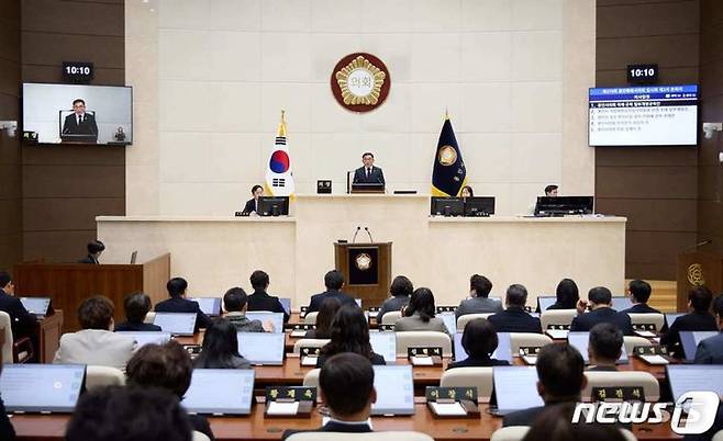 [용인=뉴시스] 6일 열린 용인시의회 제279회 임시회 제2차 본회의 모습.(용인시의회 제공)