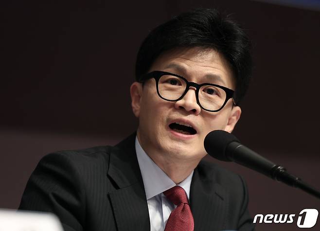 한동훈 국민의힘 비상대책위원장이 7일 오전 서울 중구 프레스센터에서 열린 관훈토론회에서 패널들의 질문에 답변하고 있다.  2024.2.7/뉴스1 ⓒ News1 국회사진취재단