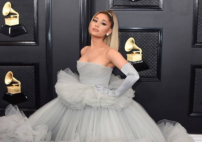 톱스타 아리아나 그란데 역시 유니버설뮤직 소속이다. 그의 틱톡 공식 계정에서도 노래 음원은 대부분 음소거 처리됐다. AP 뉴시스