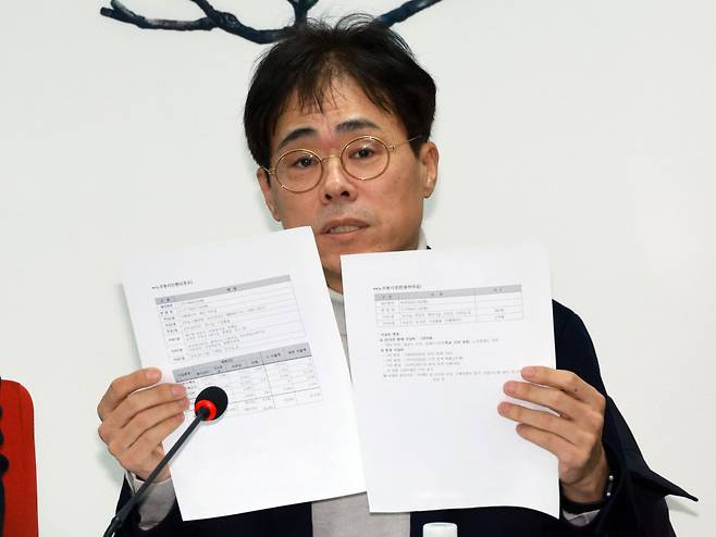 김경율 국민의힘 비상대책위원이 지난 5일 오전 서울 여의도 국민의힘 당사에서 열린 국민의힘 비상대책위원회의에서 발언하고 있다. ⓒ 연합뉴스