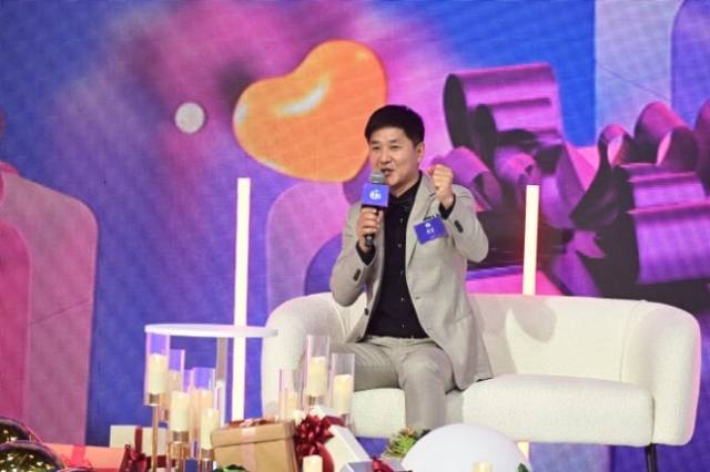 정찬용 아프리카TV 대표가 사명 및 BJ 이름을 바꾸는 쇄신안을 발표하고 있다. [사진, 아프리카TV]